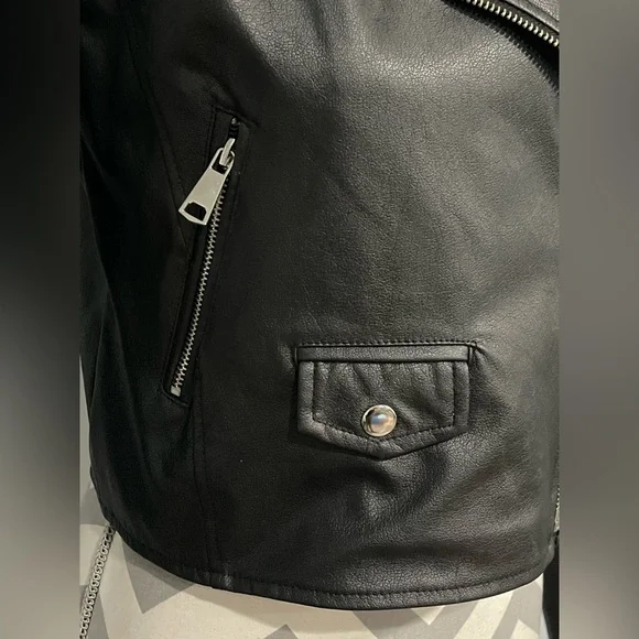 PrettyLittleThing Black Leather Biker Jacket - Picture 4 of 12